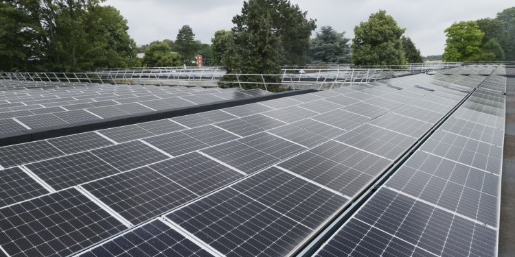 Arras : 5 000m² de panneaux photovoltaïques pour le lycée Guy Mollet