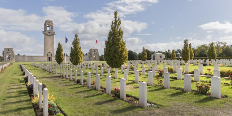 Tous les ans, le 25 avril, Villers-Bretonnaux accueille des Australiens et des Néo-Zélandais pour commémorer le l’Anzac Day. Une journée en souvenir de l’Australian and New-Zealand Army Corps qui s’est illustré lors des batailles de la Somme en 1918.